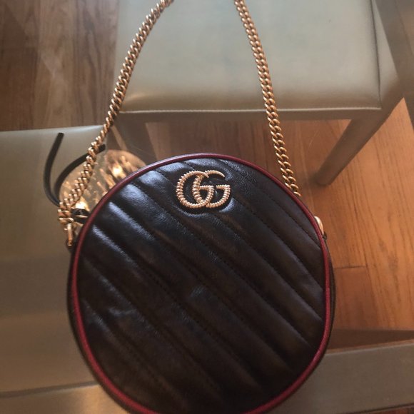 RARE!!Gucci GG Mini Marmont Round Shoulder Bag in Black with Red Trim NWT - Picture 2 of 6
